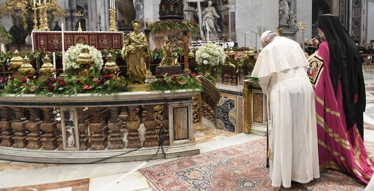solenidade sao pedro e sao paulo papa francisco e arcebispo job foto vatican media solenidade sao pedro e sao paulo papa francisco e arcebispo job foto vatican media