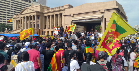 Presidente vai apresentar a demissão Manifestações contra o presidente do Sri Lanka. Foto © Antano | Wikimedia Commons