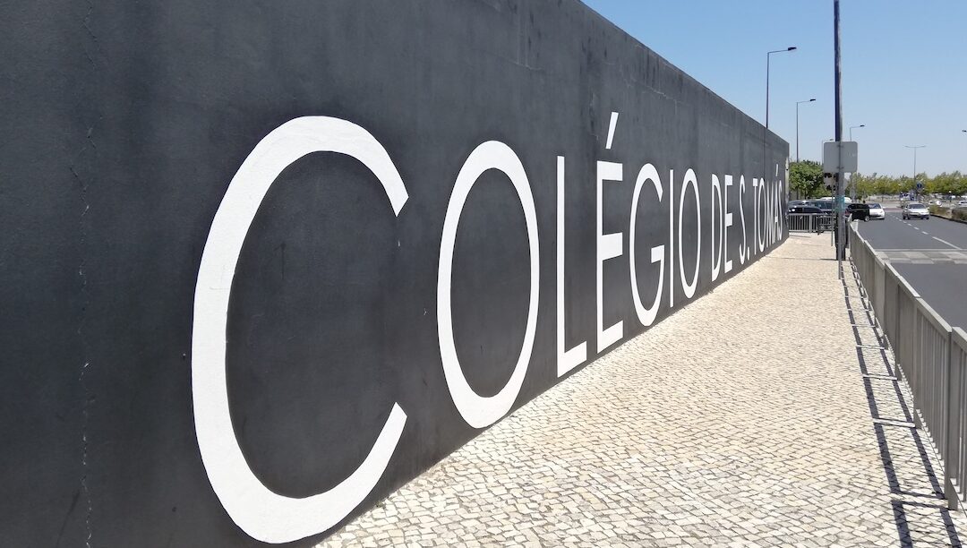 Padre suspeito de partilhar obscenidades em rede social afastado do Colégio S. Tomás