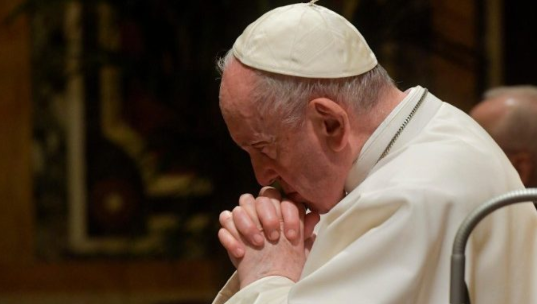 Vaticano e Francisco alvos de fortes críticas
