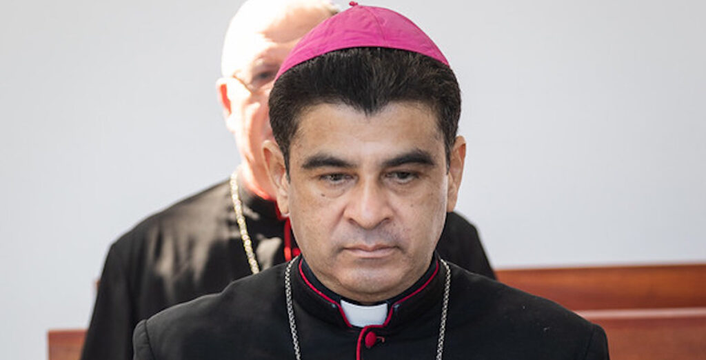 Rolando José Álvarez, numa foto de 2019, da Conferência Episcopal da Nicarágua. Foto © Ramírez 22 nic, CC BY-SA 4.0, via Wikimedia Commons.