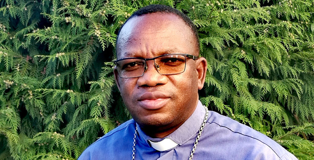 António Juliasse, bispo de Pemba, está preocupado com o apoio aos refugiados na sua diocese. Foto © Eduardo Jorge Madureira
