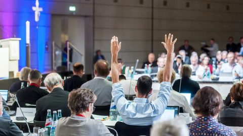 Só pouco mais de cinco por cento indica a paróquia como o lugar de maiores avanços sinodais Quarta Assembleia Sinodal do Caminho Sinodal, em Frankfurt. Foto © Synodaler Weg/Maximilian von Lachner.