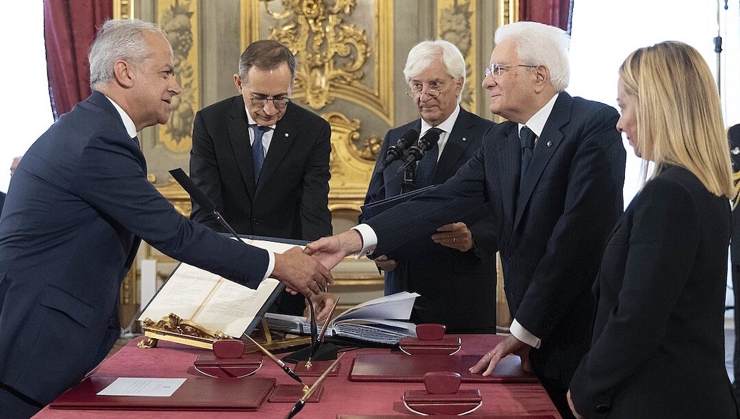Novo Governo italiano ameaça bloquear barcos com migrantes