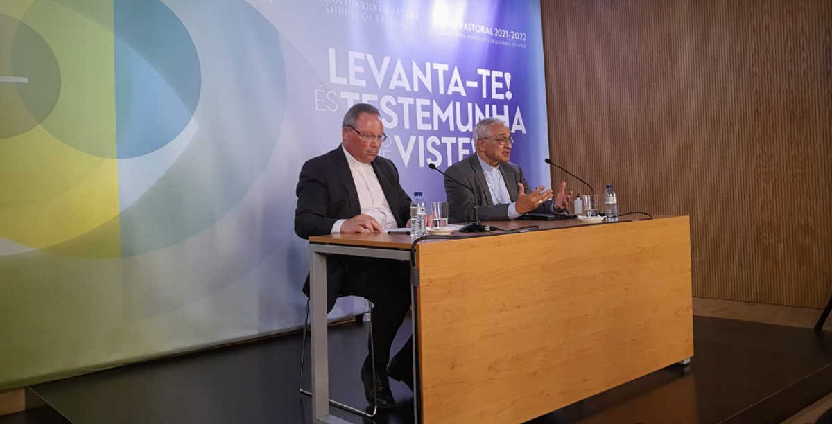 padre carlos cabecinhas e d jose ornelas em conferencia de imprensa, fatima, 12 outubro 2022 (1200 × 612 px) padre carlos cabecinhas e d jose ornelas em conferencia de imprensa, fatima, 12 outubro 2022