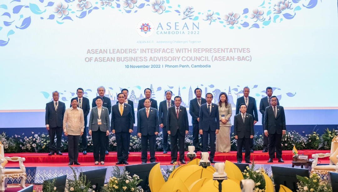 Líderes da ASEAN lançam aviso à junta militar de Myanmar