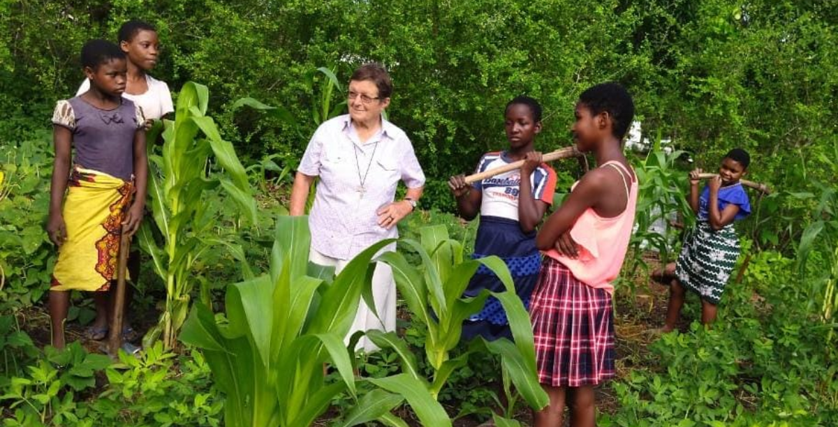 irma maria de coppi em missao em chipene mocambique, foto c combonianas irma maria de coppi em missao em chipene mocambique, foto c combonianas