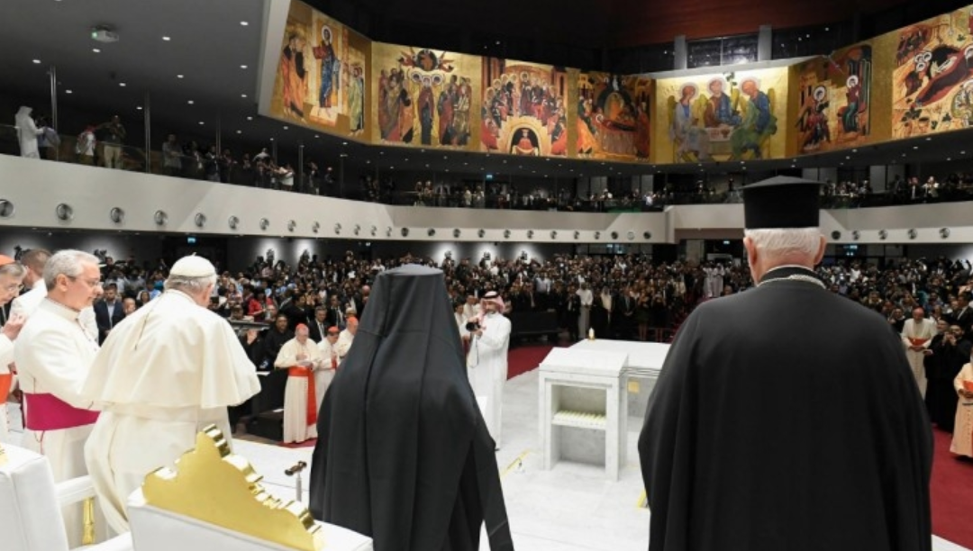“As-salamu alaikum” [a paz esteja convosco], assim como duas armas: oração e fraternidade