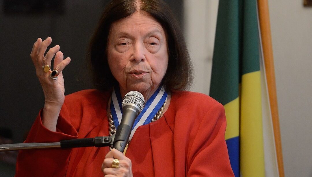 Nélida Piñon (1937-2022): “Menina, sonhei em jamais dormir uma segunda noite sob o mesmo teto”