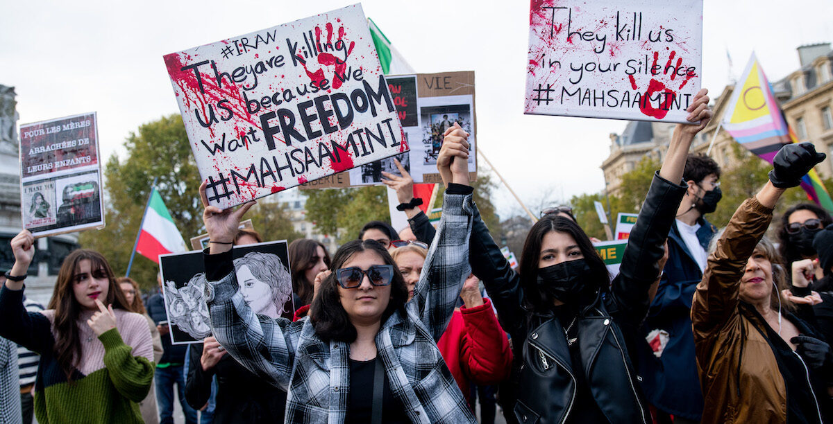 Marche de soutien au peuple d’Iran Manifestação contra o regime iraniano. Foto © Amnesty International/Benjamin Girette. USAR SÓ COM TEXTOS DA AMNISTIA SOBRE O IRÃO.