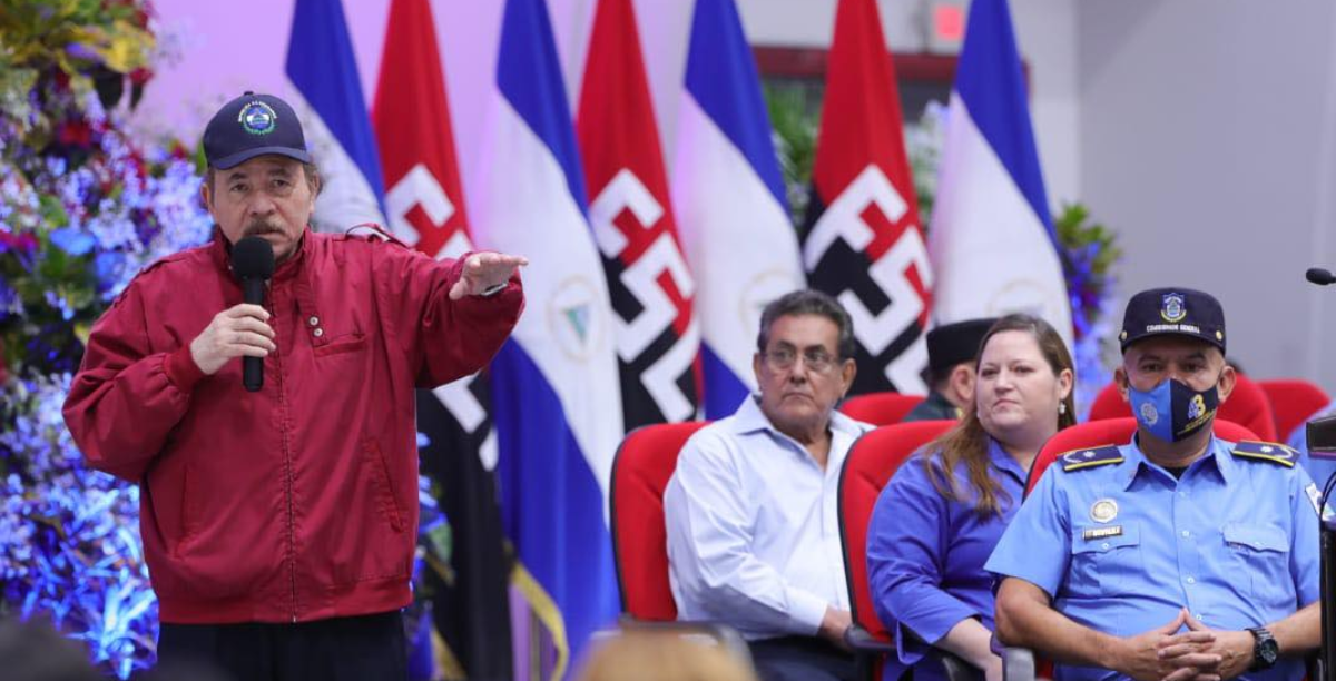 daniel ortega no ato de juramento de uma turma de cadetes da Polícia Nacional, foto CCC Cesar Perez