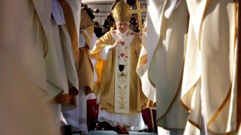 Bento XVI em Portugal, em maior de 2010. Foto © Daniel Rocha/Público, cedida pelo autor.
