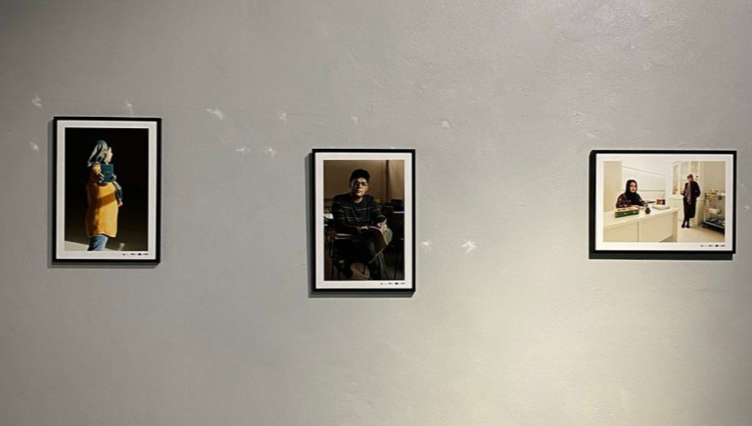 Exposição fotográfica retrata acolhimento aos refugiados afegãos
