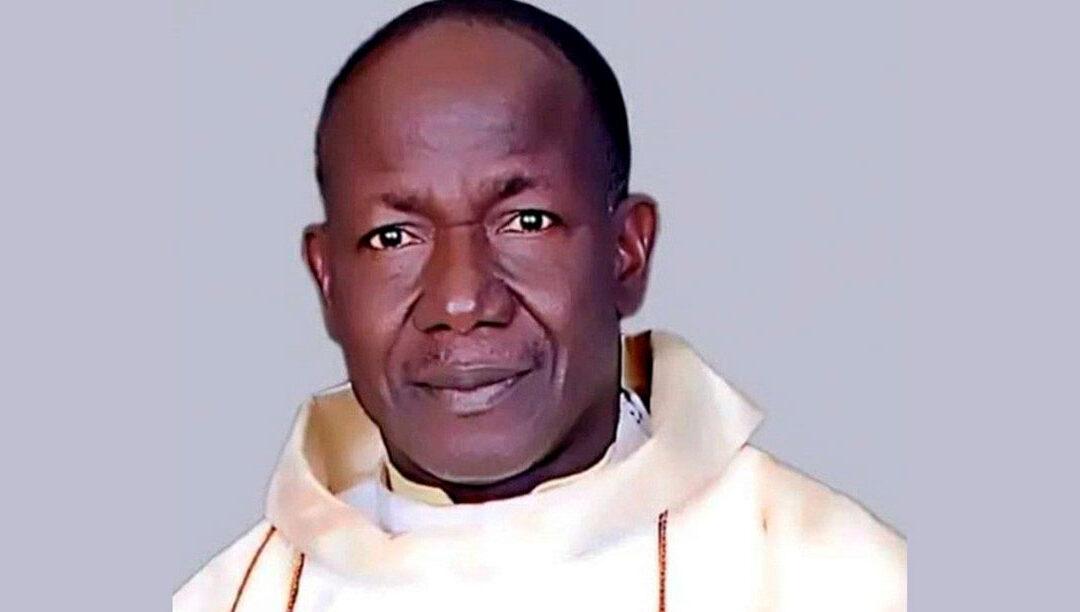 Padre morre carbonizado na Nigéria