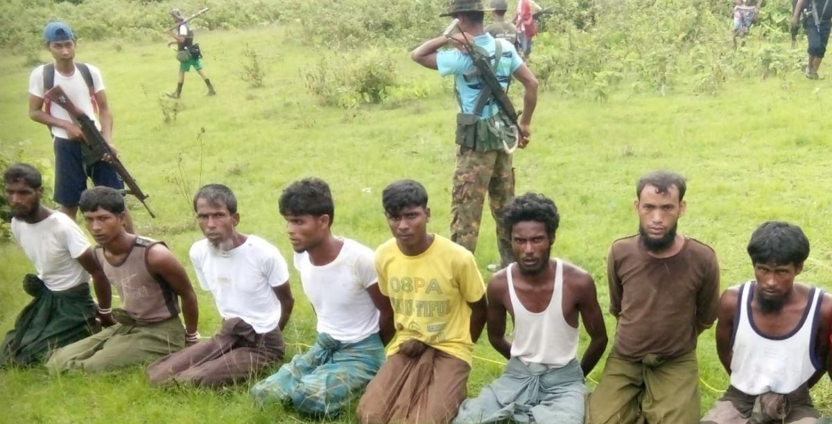 execuções sumárias em inn dinn, Myanmar, foto divulgada pela Reuters execuções sumárias em inn dinn, Myanmar, foto divulgada pela Reuters