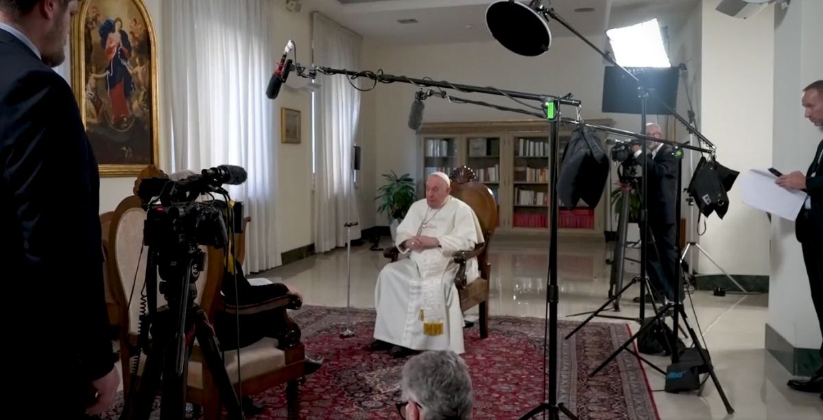 entrevista papa francisco à associated press, janeiro 2023, foto do video da ap entrevista papa francisco à associated press, janeiro 2023, foto do video da ap