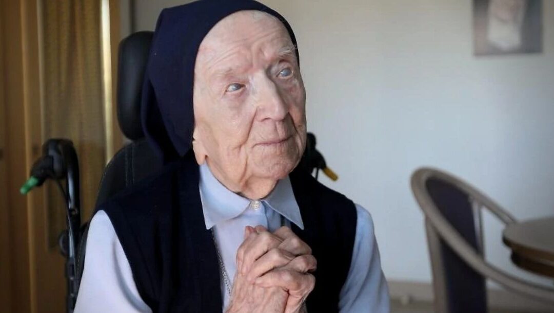 Morreu a irmã Andre, freira francesa decana da humanidade