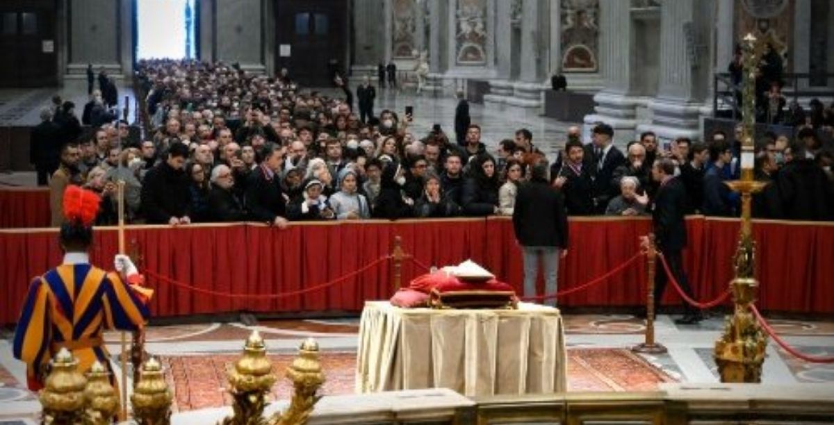 elorio de bento xvi na basilica de sao pedro, foto vatican media elorio de bento xvi na basilica de sao pedro, foto vatican media