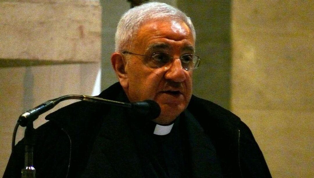 Conhecido padre francês anti-gay castigado por abusar sexualmente de rapazes adultos