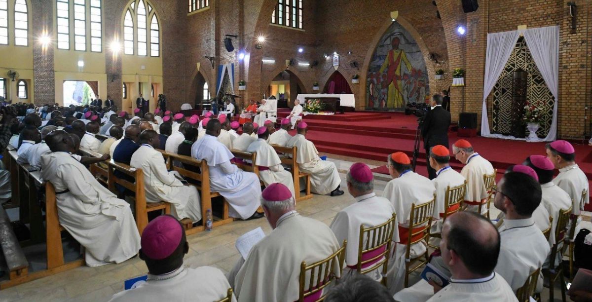 encontro do papa francisco com consagrados na catedral de kinshasa congo foto vatican media encontro do papa francisco com consagrados na catedral de kinshasa congo foto vatican media