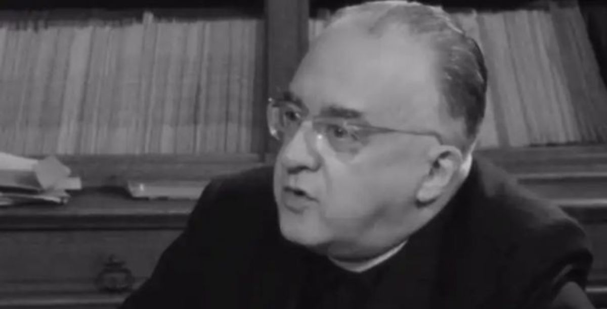 padre e astrofísico Georges Lemaître, foto VRT, youtube