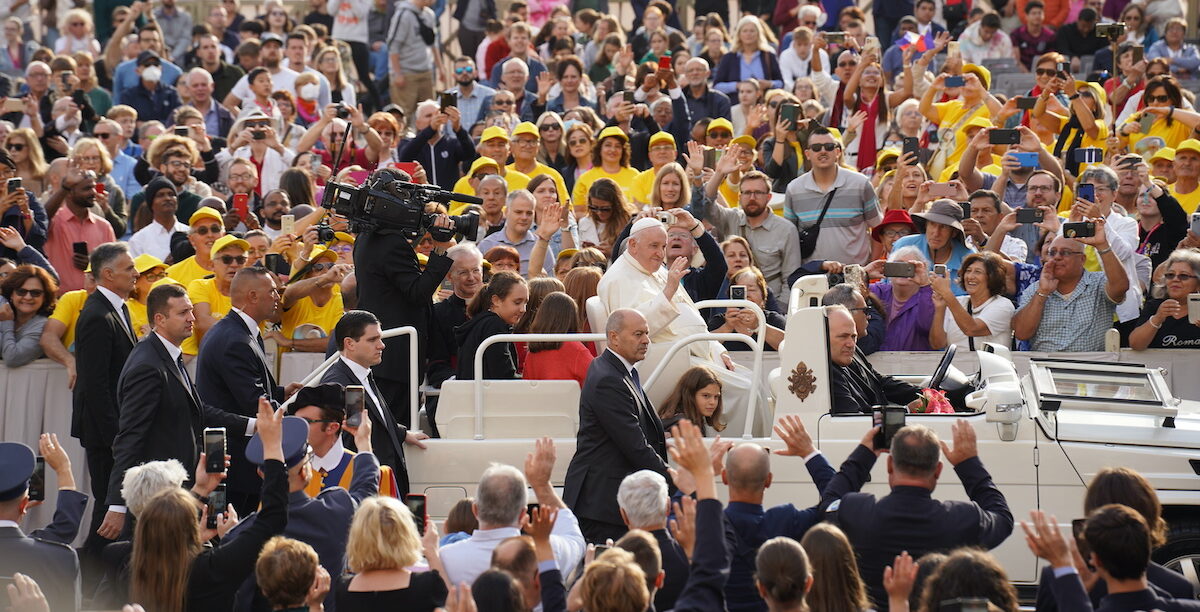 Papa Francisco.Audiência 2022 O Papa Francisco numa das audiências na Praça de São Pedro, Vaticano, em 2022. Foto © Tony Neves.