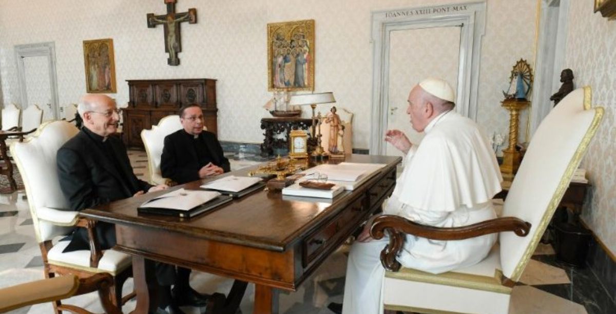 Fernando Ocáriz, Prelado do Opus Dei, em audiência com o Papa em novembro de 2022. Foto © Vatican Media