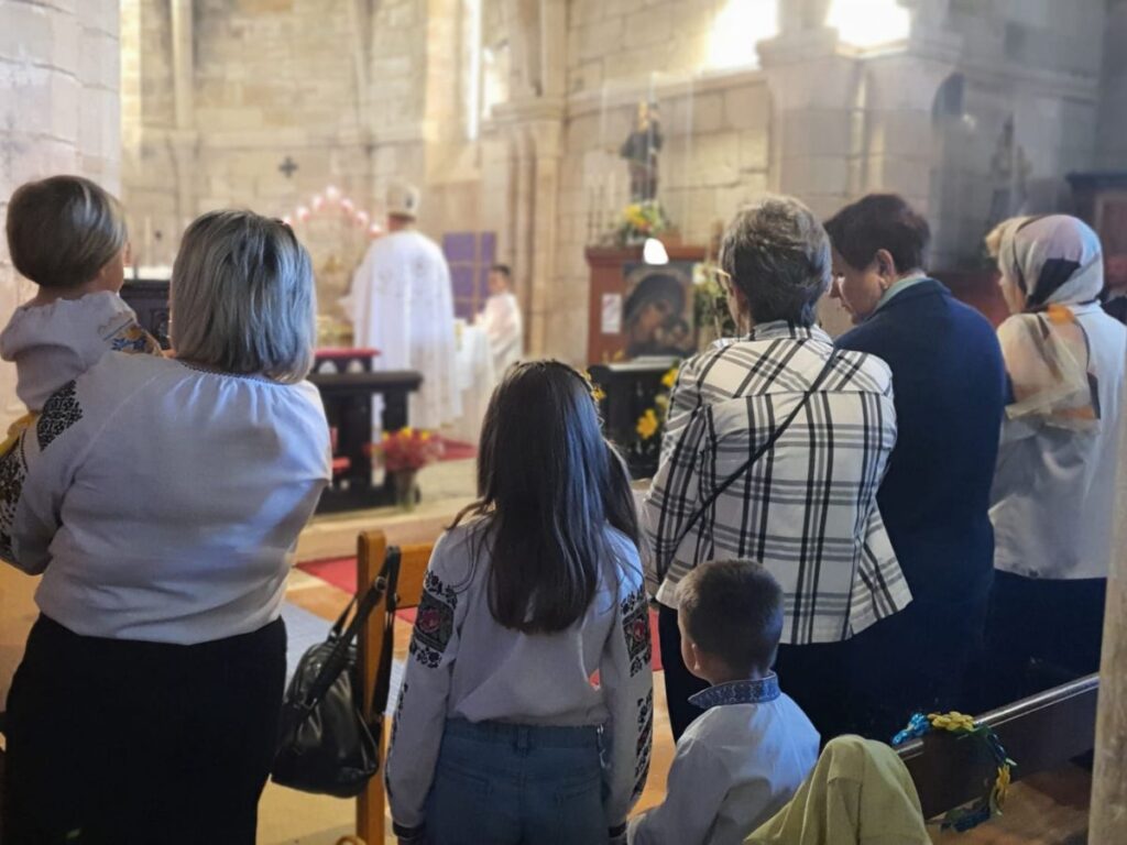 Missa de Páscoa da Igreja Ucraniana Ortodoxa, Igreja de St. André, Mafra, 16 abril 2023. Foto © Clara Raimundo7MARGENS