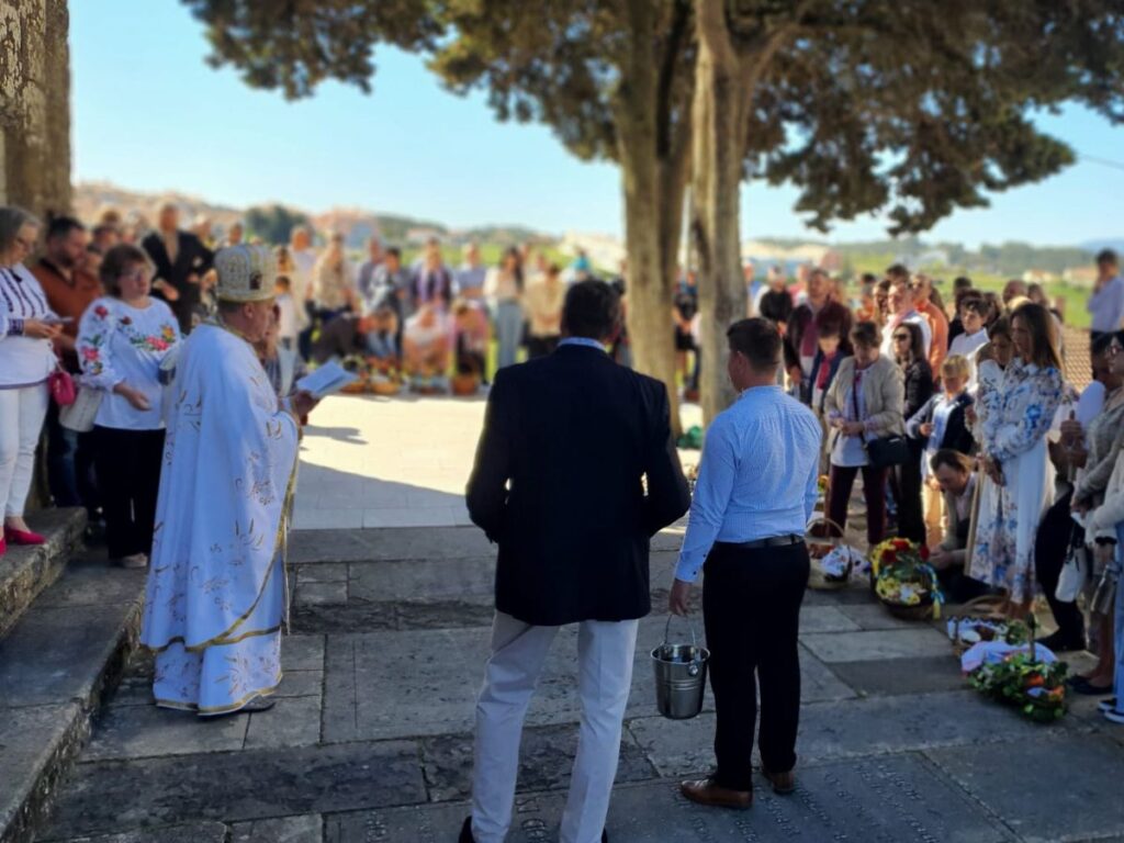 Missa de Páscoa da Igreja Ucraniana Ortodoxa, Igreja de St. André, Mafra, 16 abril 2023. Foto © Clara Raimundo7MARGENS