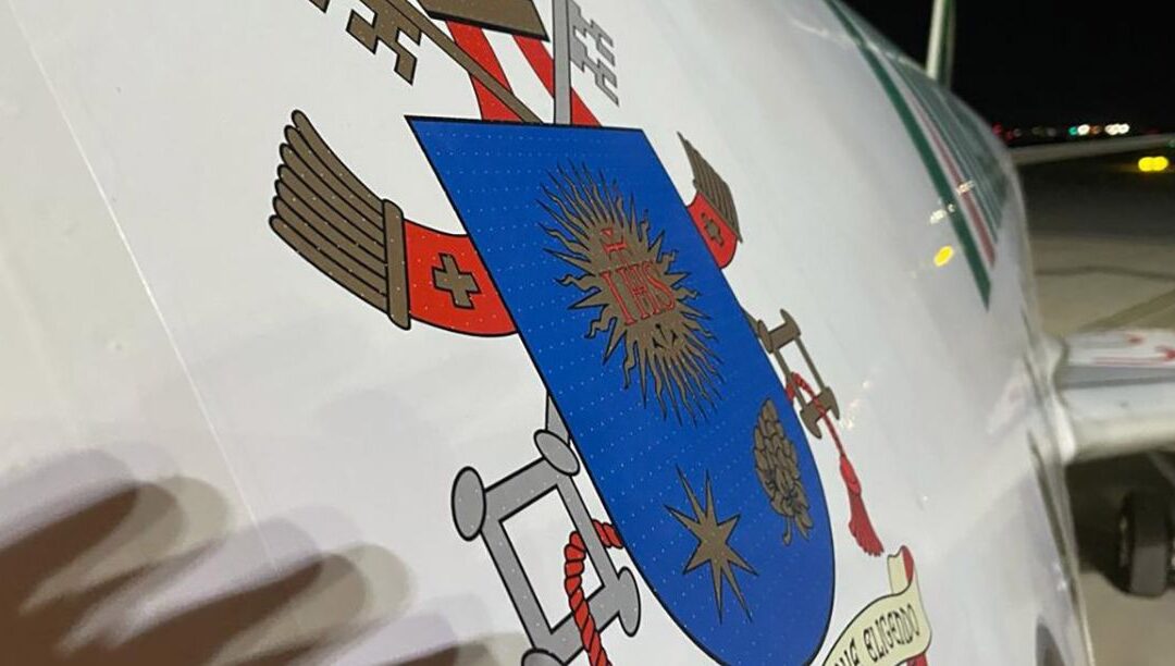 Papa chega à Hungria, por entre “gélidos ventos de guerra” e ameaças à liberdade