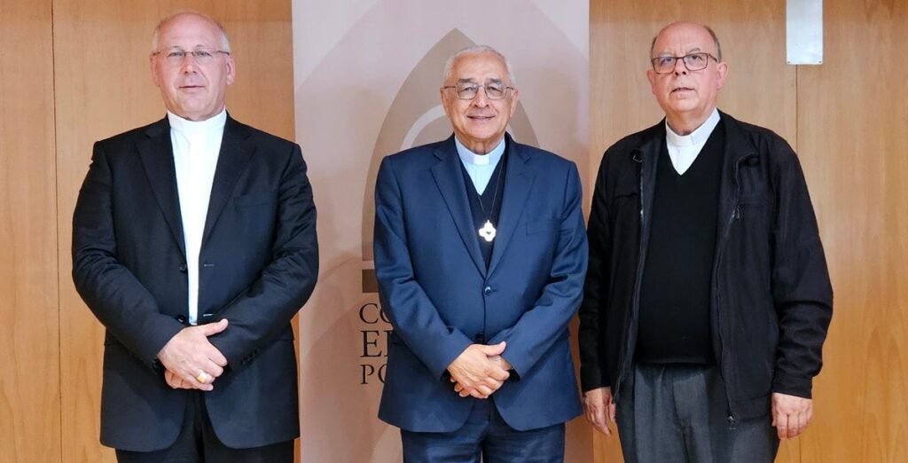 Presidência da CEP reeleita a 18 de abril de 2023, em Fátima. Da esq. para a dta., bispos Virgílio Antunes, José Ornelas e padre Manuel Barbosa. Foto © CEP