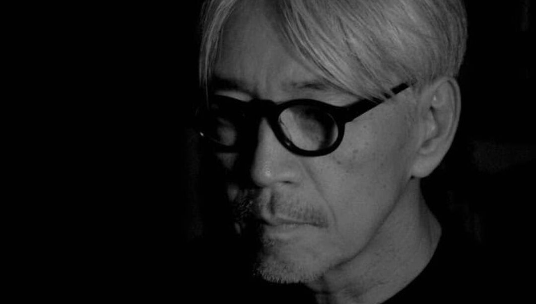 O silêncio caiu nas teclas de Ryuichi Sakamoto (1952-2023)