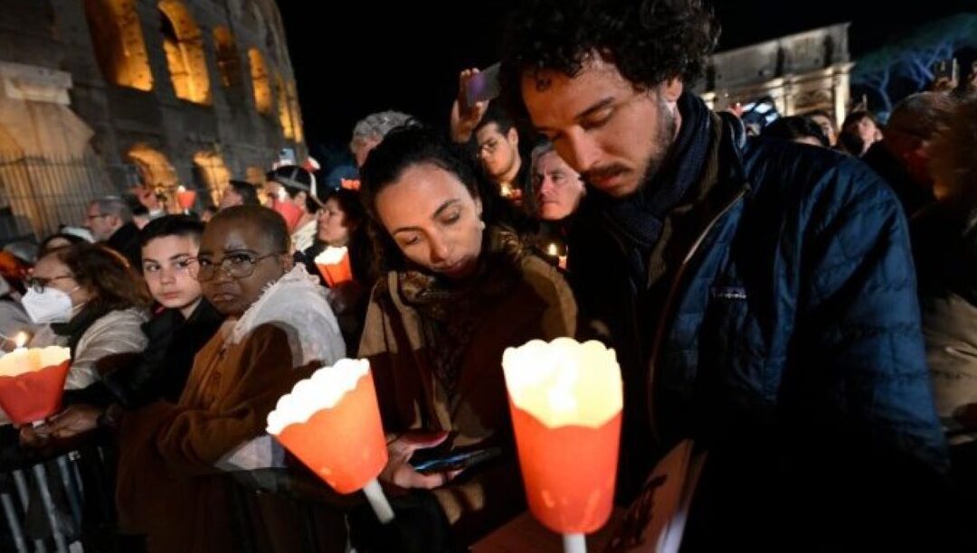 A “paz” pedida por refugiados, mães sem filhos, vítimas da guerra e de conflitos