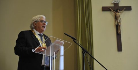 Misericórdias debatem desafios do setor social e solidário Manuel de Lemos, eleito presidente da União das Misericórdias Portuguesas, discursa no Centro Paulo VI em Fátima, dezembro 2019. Foto © UMP