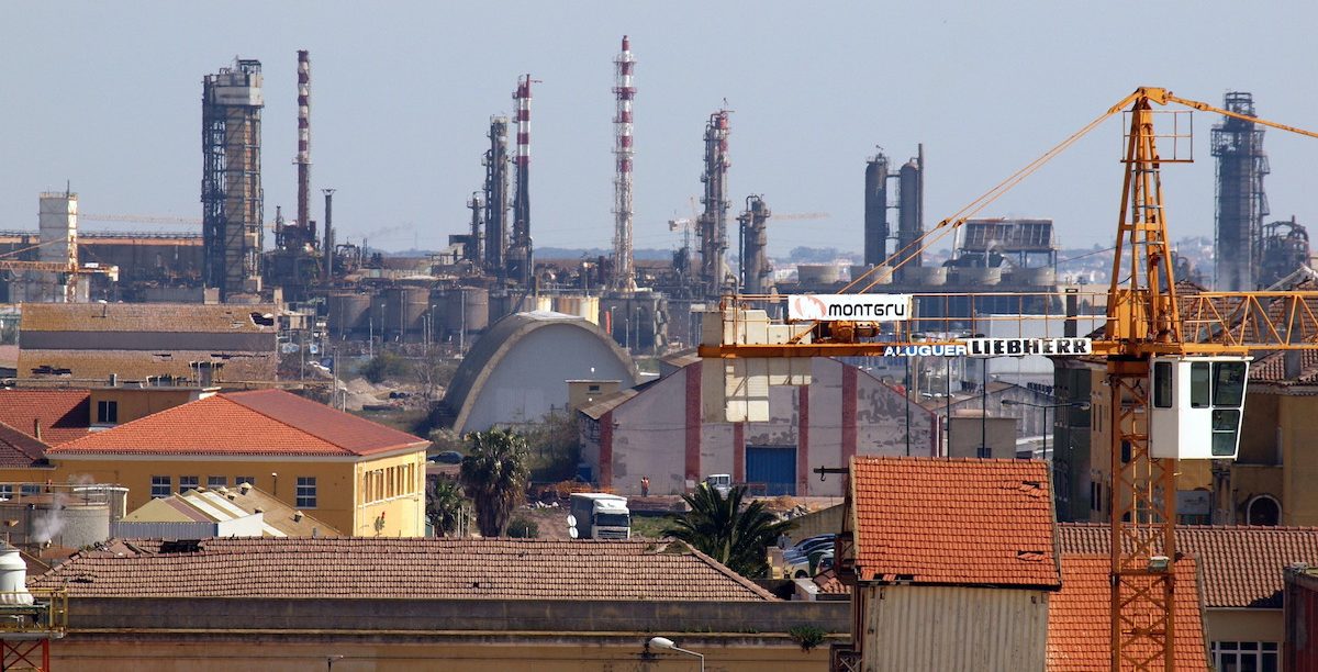 “O trabalho é grande, mas para ser visto na sua grandeza deve ser visto de fora”. Barreiro, 2012. Foto © António José Paulino “O trabalho é grande, mas para ser visto na sua grandeza deve ser visto de fora”. Barreiro, 2012. Foto © António José Paulino