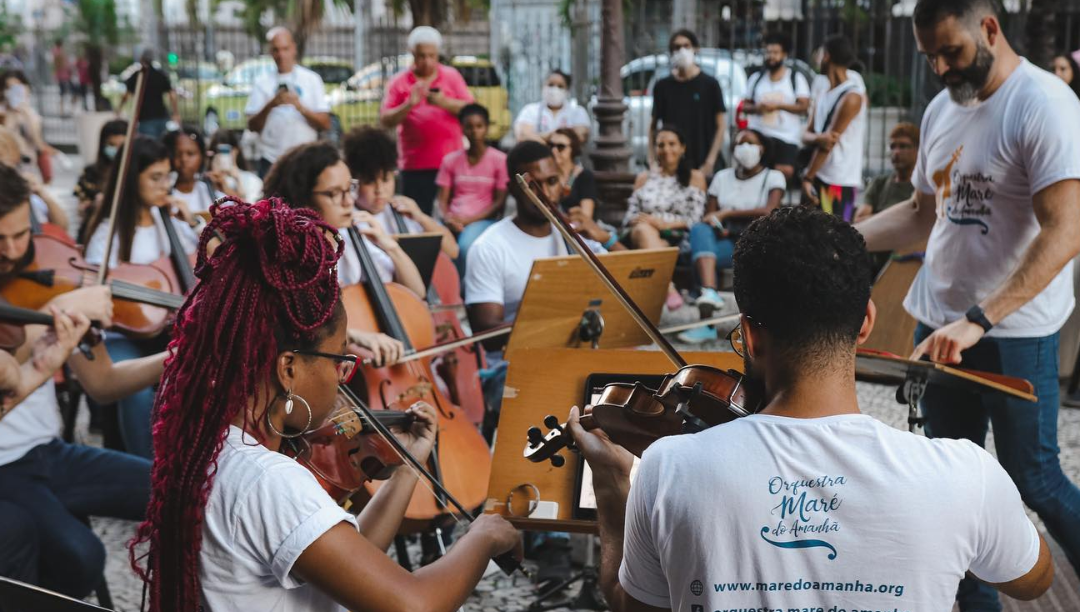 Da favela para a JMJ: orquestra social Maré do Amanhã estreia-se em Portugal