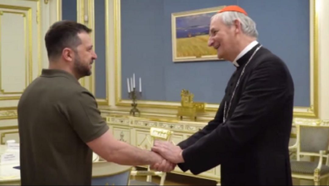 Zelensky pressiona Papa a aderir ao plano de paz da Ucrânia