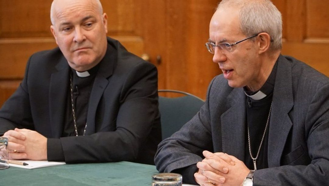 Arcebispos anglicanos tentam recuperar confiança pública quanto à proteção de menores