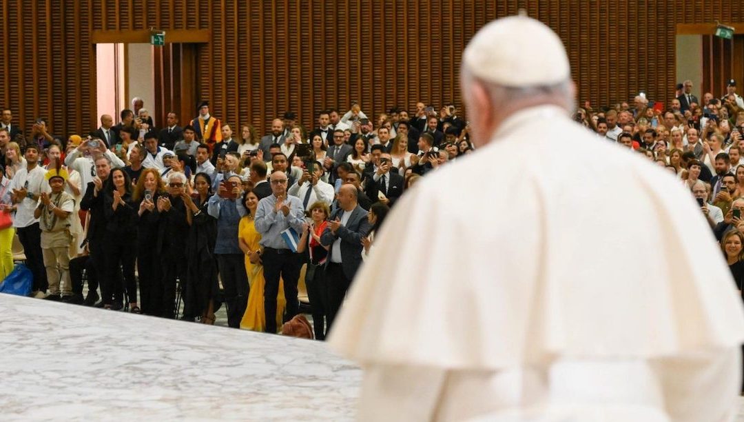 Papa anuncia que vai à COP28 no Dubai