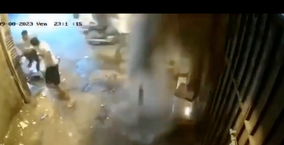 Marrocos sismo Imagem de câmara de vídeovigilância que mostra o momento do terramoto, nas ruas de Marraquexe, partilhada nas redes sociais.