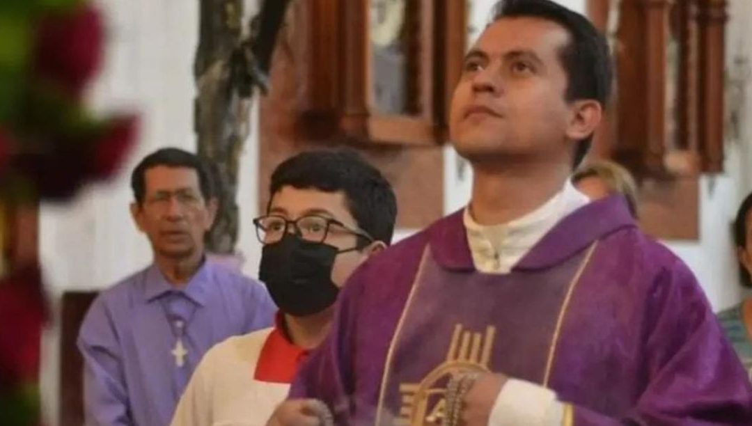 Mais um padre preso na Nicarágua… por pedir orações pelo bispo