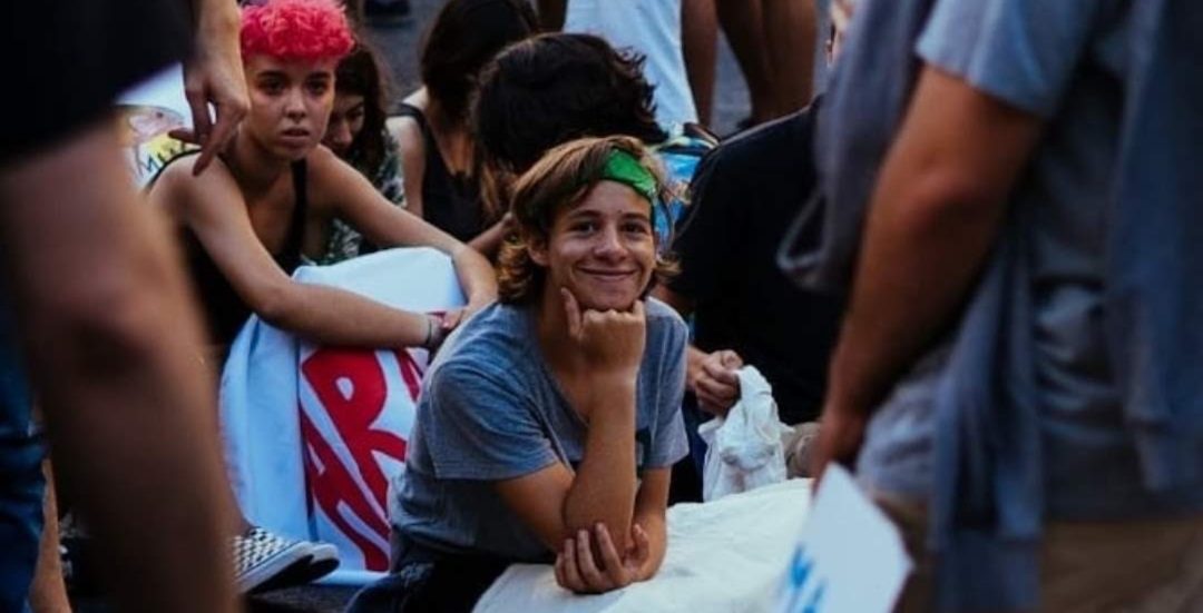 Clima, manifestação, jovens