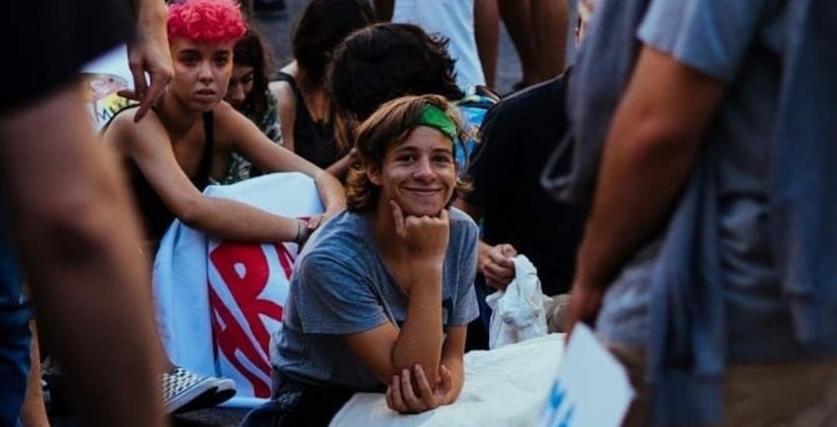 Clima, manifestação, jovens