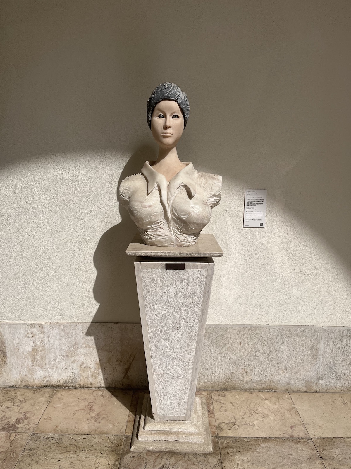 Busto de Natália Correia, de José Cutileiro, na Assembleia da República. Foto: Miguel Marujo