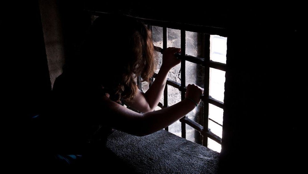 Crianças mantidas em prisões secretas no Bangladesh, denuncia investigação
