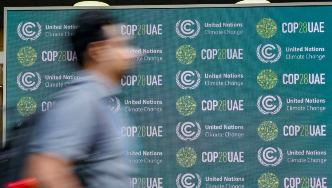 Amnistia Internacional receia vigilância digital durante a COP28