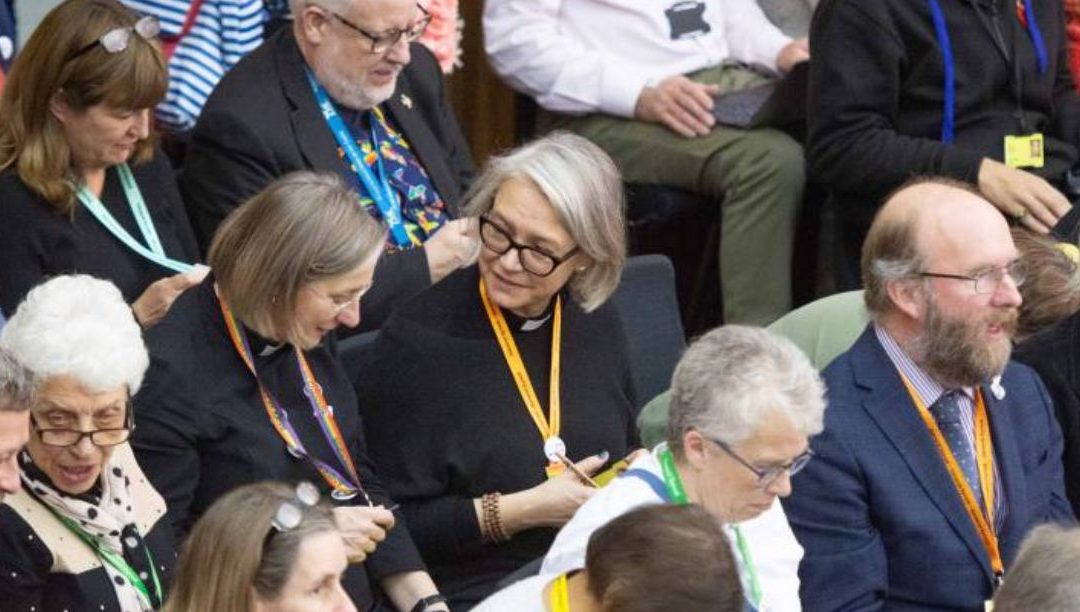 Igreja de Inglaterra autoriza celebração de uniões homossexuais