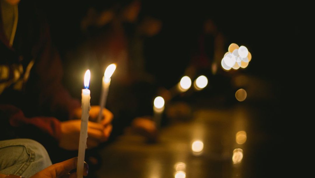 Jovens desafiados a viver Pentecostes com catequese, vigília e gesto missionário
