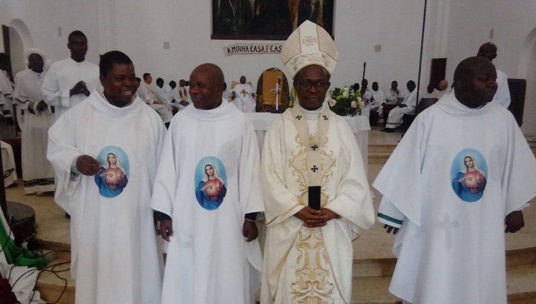 “Não se dê bênção a uniões irregulares e do mesmo sexo”, decidem bispos de Moçambique