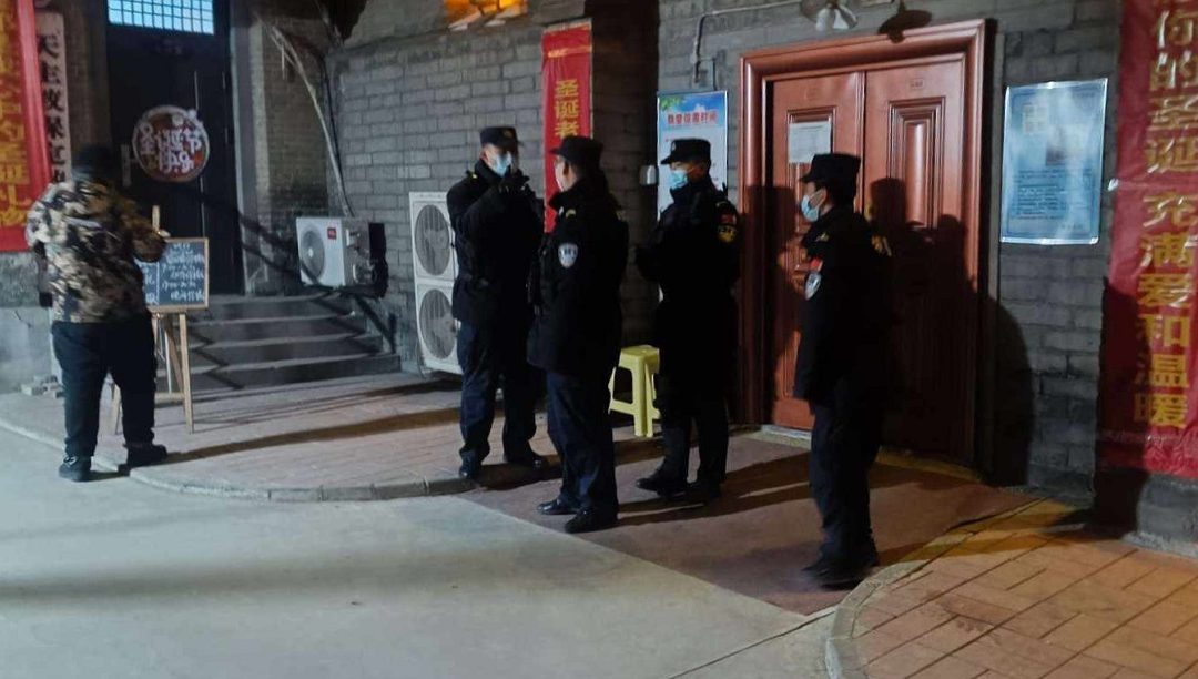 Autoridades chinesas impedem pela força celebrações e festejos natalícios